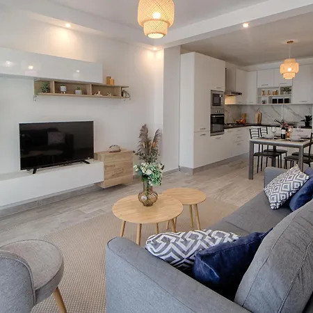 Bright 2 Bedroom 2 Bath Apartment Close To Sea St. Paul's Bay Exterior photo