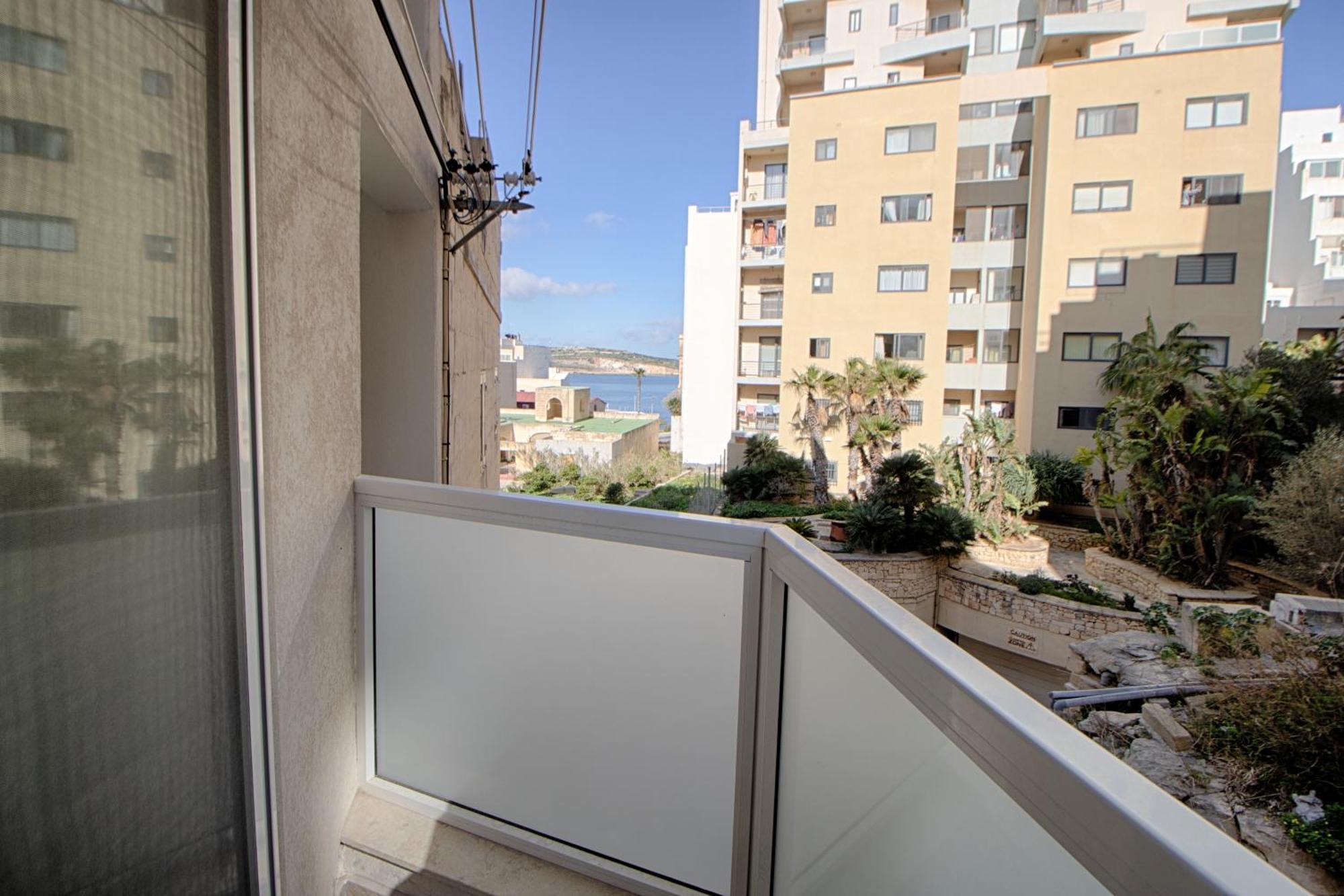 Bright 2 Bedroom 2 Bath Close To Sea Apartment St. Paul's Bay