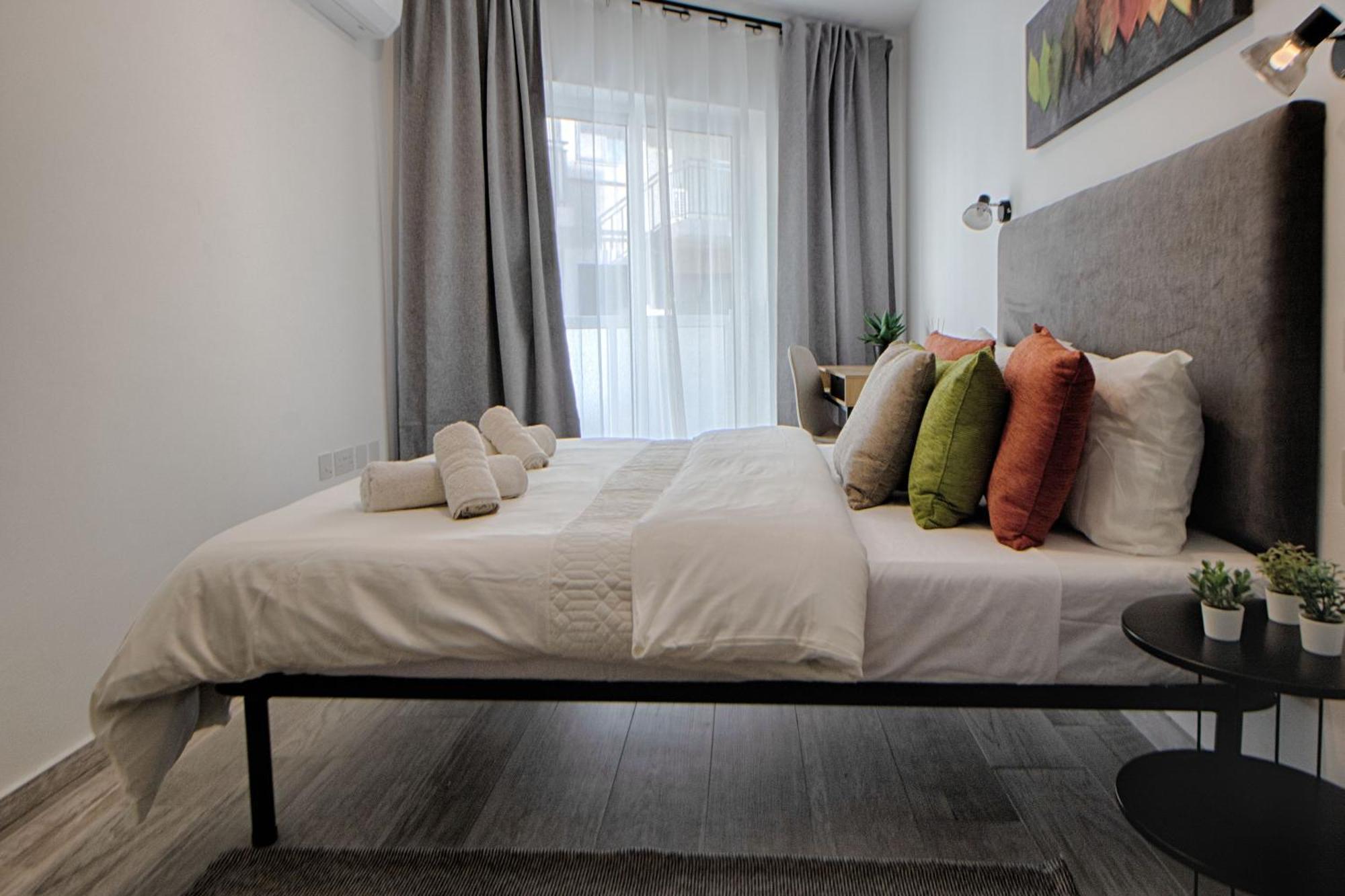 Bright 2 Bedroom 2 Bath Close To Sea Apartment St. Paul's Bay
