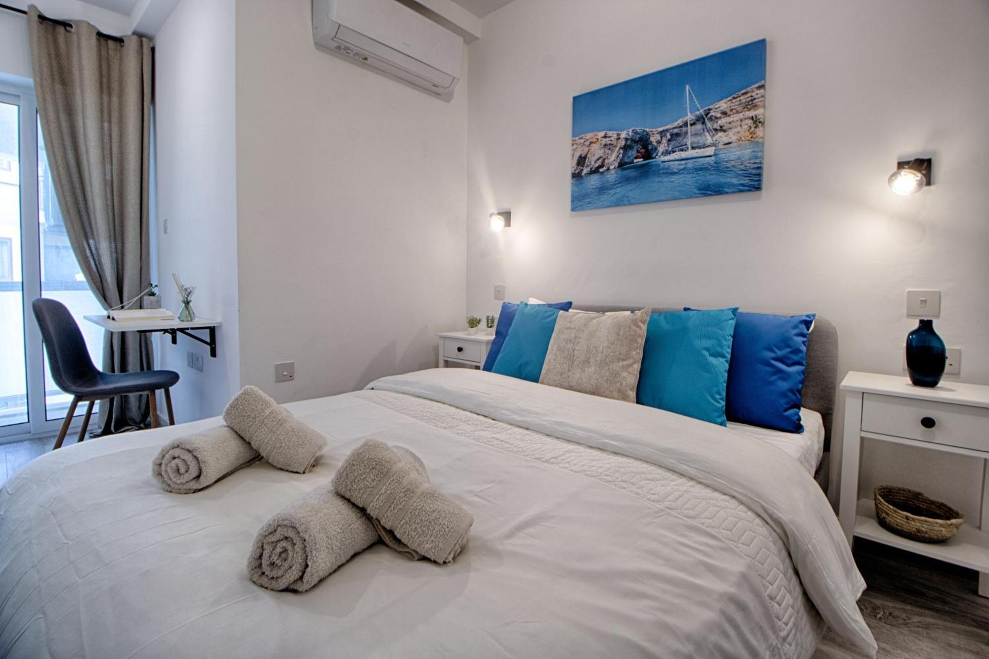 Apartment Bright 2 Bedroom 2 Bath Close To Sea *