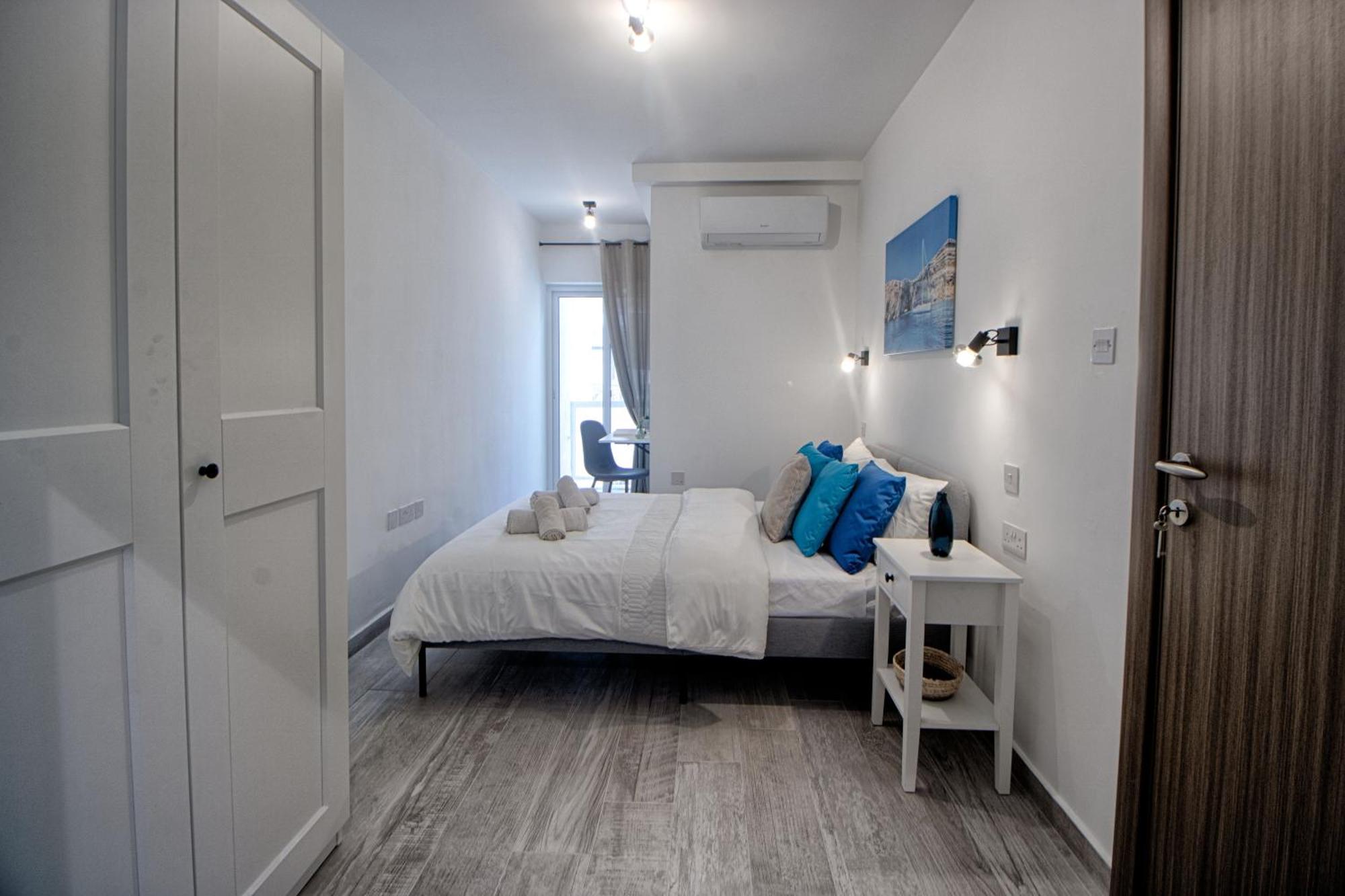 Bright 2 Bedroom 2 Bath Close To Sea * St. Paul's Bay