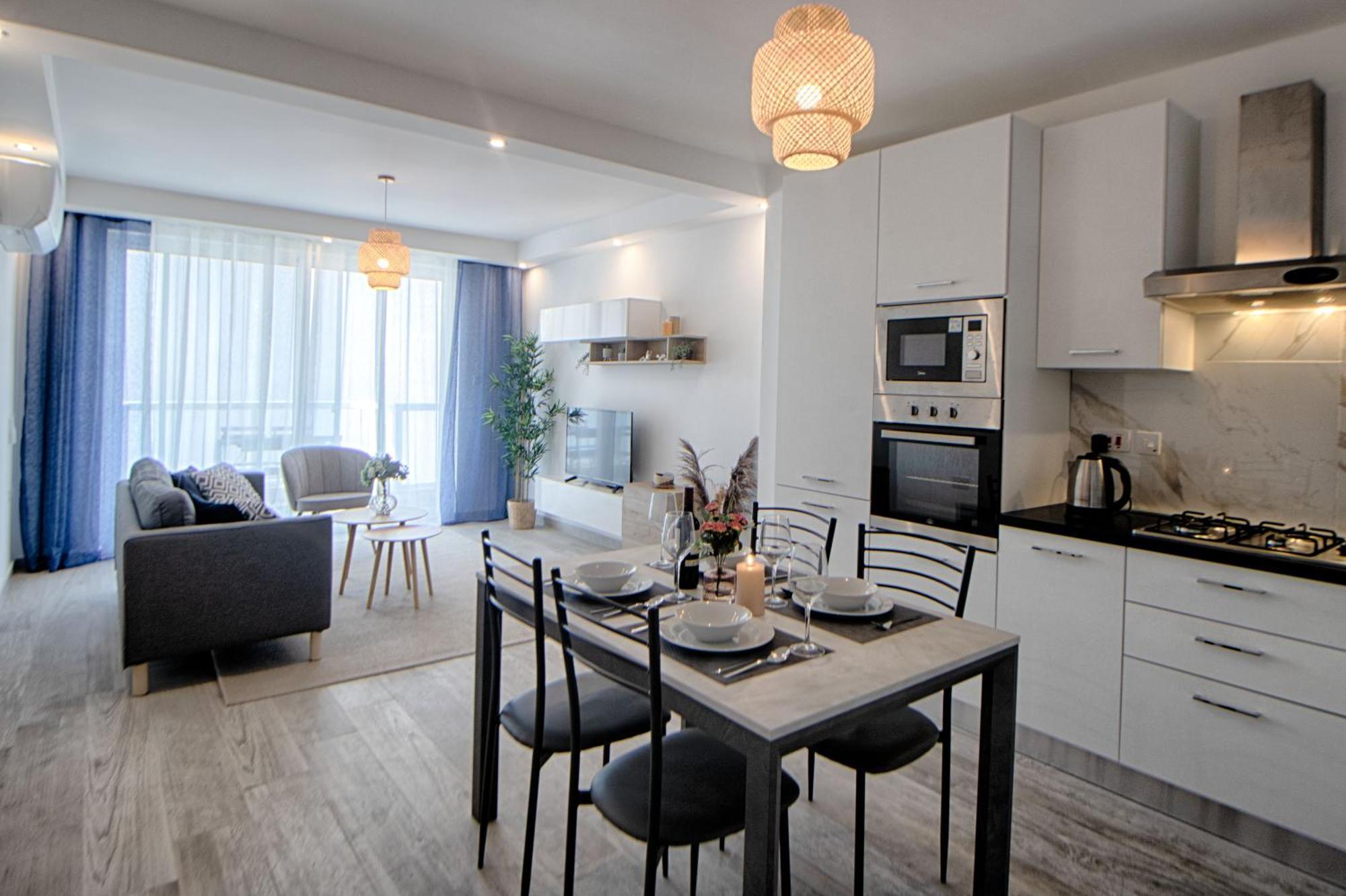 Bright 2 Bedroom 2 Bath Close To Sea * St. Paul's Bay