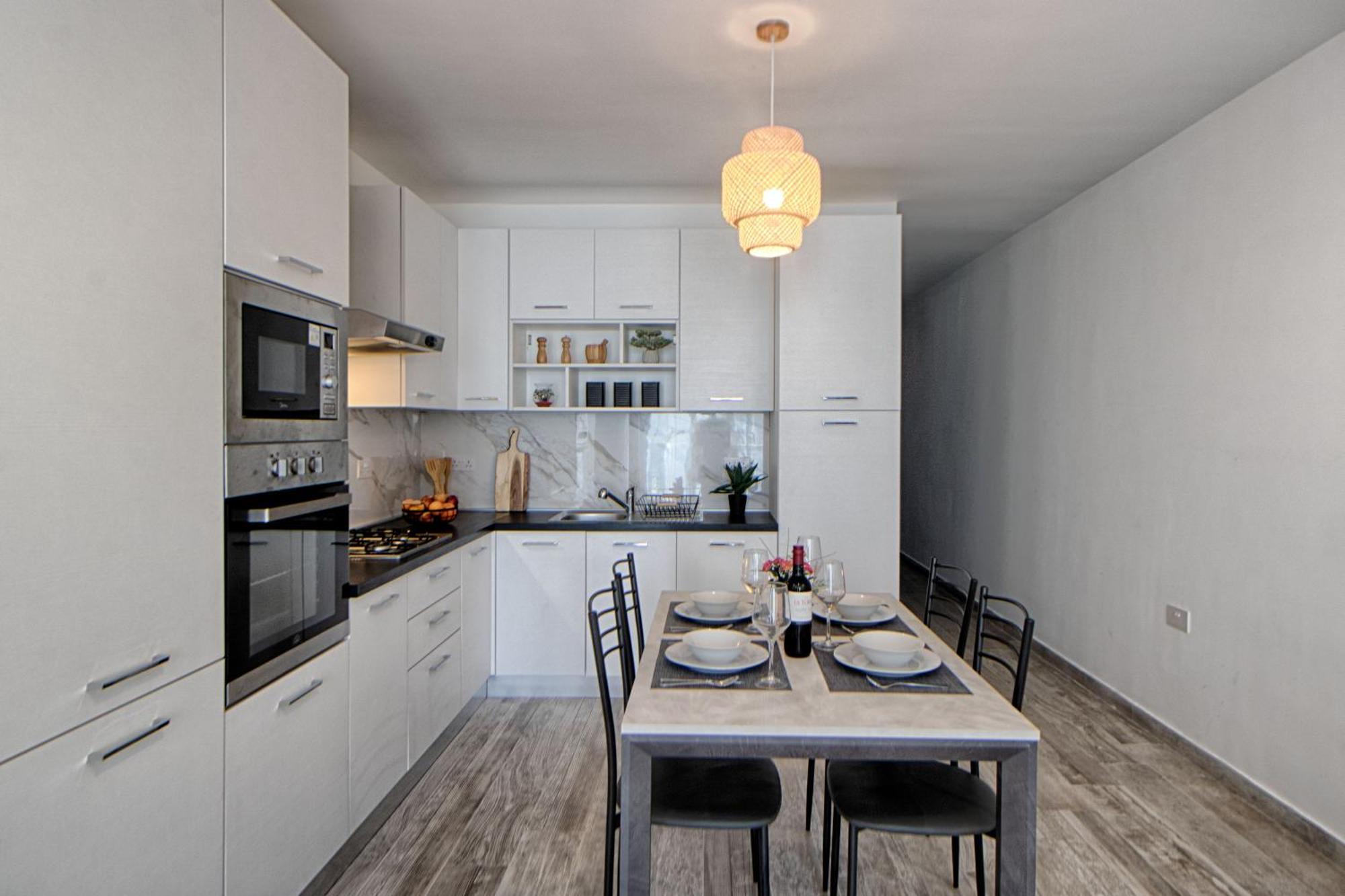 Bright 2 Bedroom 2 Bath Close To Sea * St. Paul's Bay